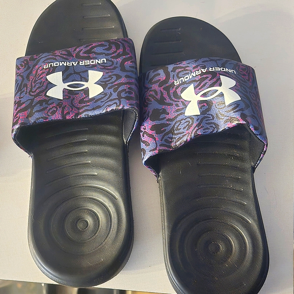 Under Armour sliders